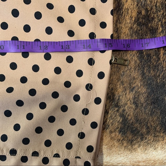 Forever 21 size Large tan or nude mini skirt with black polka dots - Picture 5 of 7